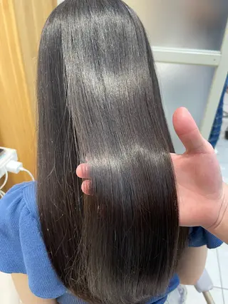 ロング 𝐑𝐞𝐨/透明感 𝐜𝐨𝐥𝐨𝐫のヘアスタイル