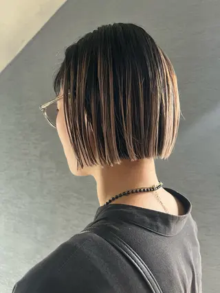 ショート カラー ミルクティーベージュ ブリーチ 店長 清水のヘアスタイル