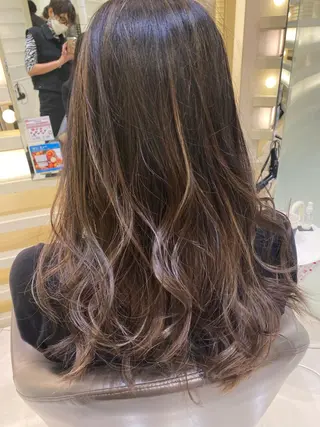 ロング カラー レイヤーカット/ ハイライト　千咲季のヘアスタイル