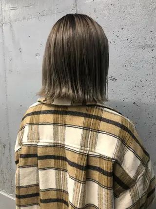 ショート 顔まわりレイヤー デザインカットのヘアスタイル
