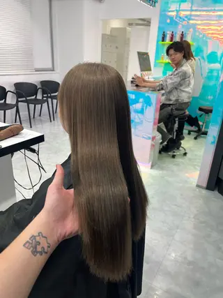 セミロング カラー トレンドレイヤー No.1/KOHEIのヘアスタイル