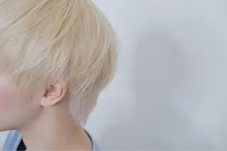 ショート カラー 米山 珠那のヘアスタイル