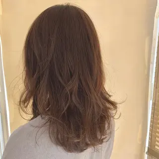 ミディアム カラー 加藤 綾華のヘアスタイル