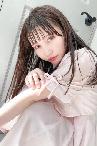 ミディアム HITOMI .のヘアスタイル