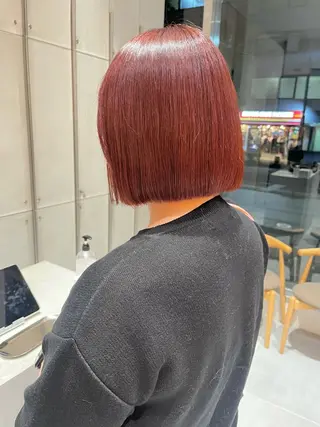 ショート カラー ミオ💎ショート 透ける暗髪のヘアスタイル
