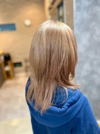 セミロング 渡邉 三香子のヘアスタイル