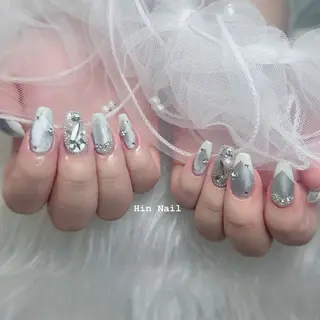 ネイル Hin Nailsのネイルデザイン