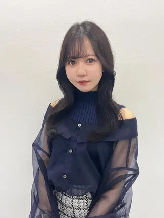 セミロング 推し活に可愛く艶モテ カラー/巻きキョウコのヘアスタイル