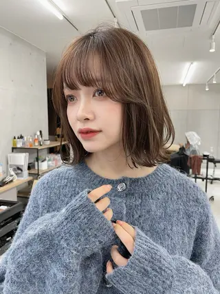 ミディアム カラー ボブ/地毛風縮毛矯正 茉青🤍新宿代々木のヘアスタイル