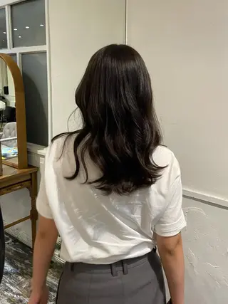 カラー shiro.kobe 森彩華のヘアスタイル