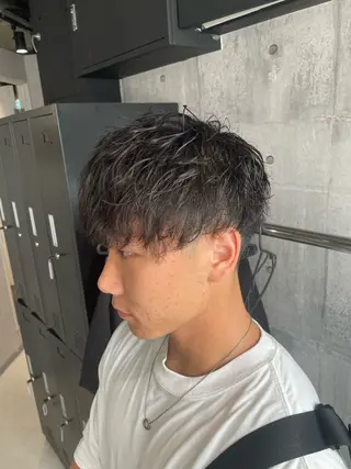 パーマ メンズ _WHITE / KENTOのヘアスタイル