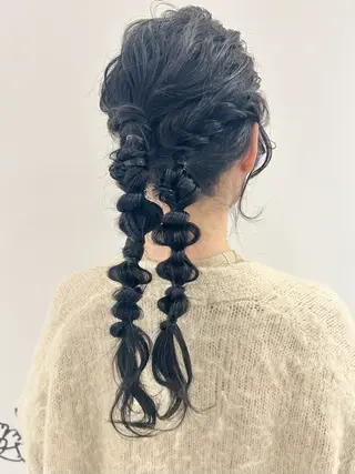 ロング ヘアアレンジ ハイトーン/ブリーチ 似合せカット/パーマのヘアスタイル