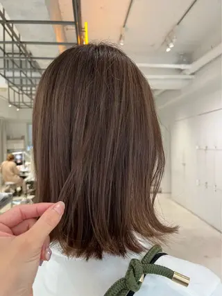 カラー Louwe 小島のヘアスタイル