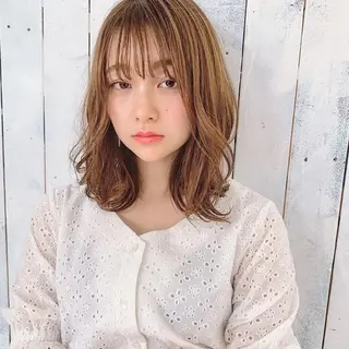 ミディアム ブリーチなし✨艶髪 カラー𓃲YAGIのヘアスタイル