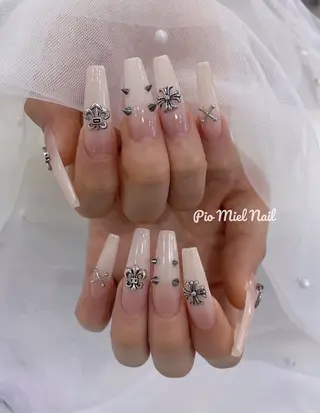 セミロング HANA 長さだしのネイルデザイン