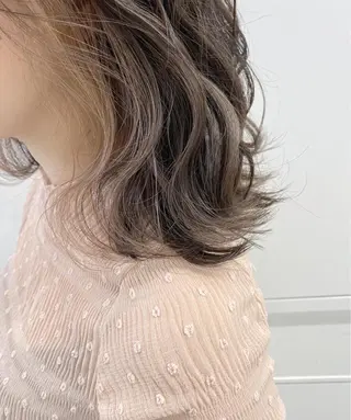 ミディアム カラー 【ブリーチカラー】 🌈ALIVE若山葵のヘアスタイル