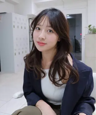 ロング 山下 凪澄のヘアスタイル