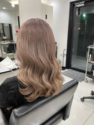 セミロング カラー 横山 奈央のヘアスタイル