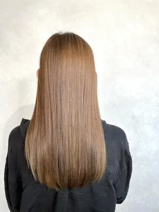 ロング esse大阪茶屋町店所属・レイヤーカット 新井田陽寿のヘアスタイル