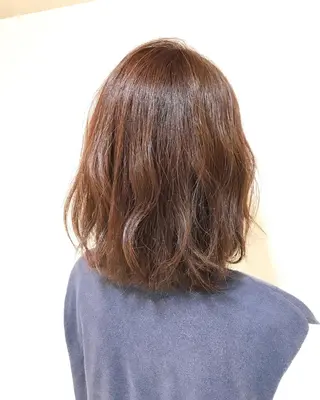 ミディアム カラー Miru by INCE HAIRのヘアスタイル
