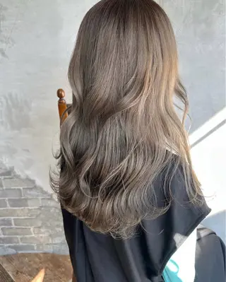 ロング Chlan所属・石井 みいみのヘアスタイル