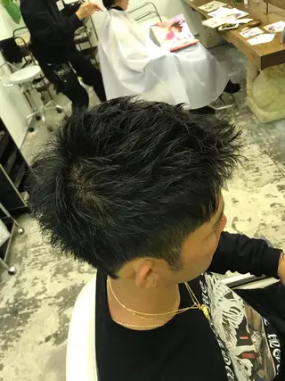 ショート メンズ ニュアンスパーマ/ レイヤー/茶屋町のヘアスタイル