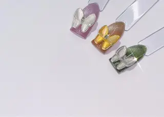 ネイル VIERU 🌈🎀💖のネイルデザイン