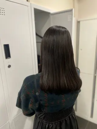 ミディアム ハイトーン/レイヤー 似合わせ・ユキノのヘアスタイル
