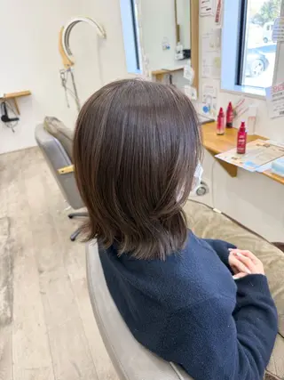 ミディアム ちほ/顔周りレイヤー /ベージュカラーのヘアスタイル