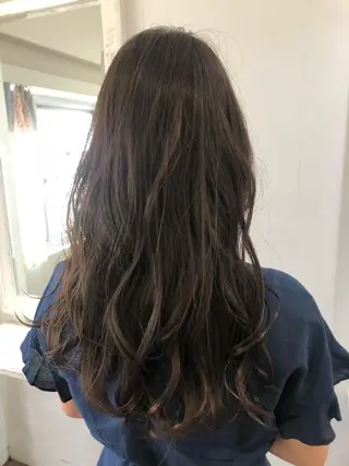 ロング 横瀬 稀のヘアスタイル