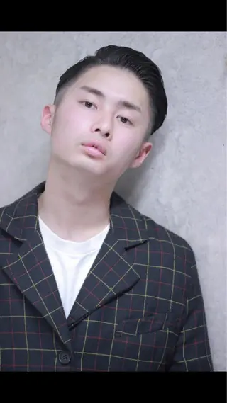 ショート パーマ メンズ 及川 光のヘアスタイル