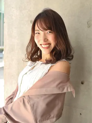 ミディアム カラー パーマ ヘアアレンジ トレンドヘア🩶 艶髪🩶yoshiのヘアスタイル