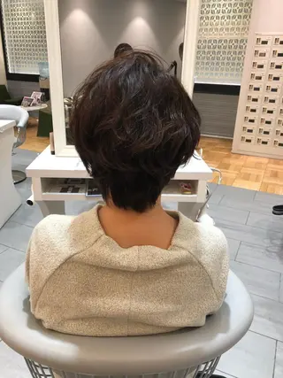 ショート パーマ 阪上 沙織のヘアスタイル