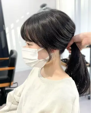ミディアム カラー パーマ ヘアアレンジ メンズ キッズ ネイル マツエク・マツパ アイブロウ レイヤーカット／顔周 りカット/縮毛矯正のヘアスタイル