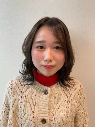 ミディアム SARA古賀店 かすみ🐬🩵のヘアスタイル