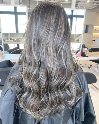 セミロング カラー ヘアアレンジ ネイル マツエク・マツパ アイブロウ 井上 一平のヘアスタイル