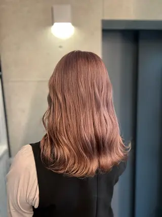 セミロング カラー 吉野 瑳桜のヘアスタイル