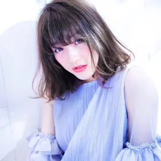 ミディアム カラー 長尾 桃佳のヘアスタイル