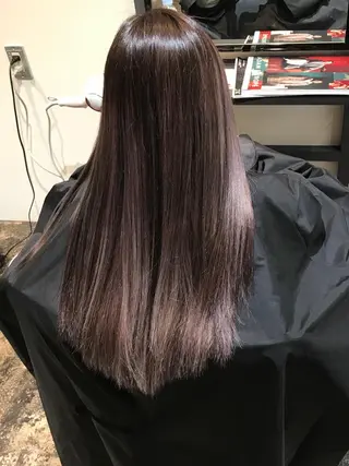 ロング カラー UMEDA FIGAROのヘアスタイル
