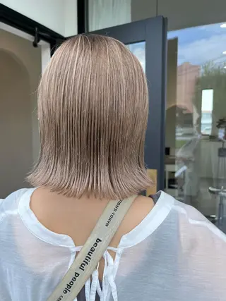 ミディアム 加藤 明香里のヘアスタイル