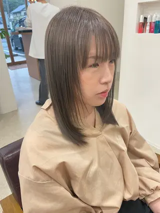 ミディアム 鈴木 梨瑚のヘアスタイル