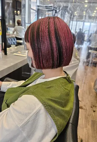 カラー ショート 関口 友菜のヘアスタイル