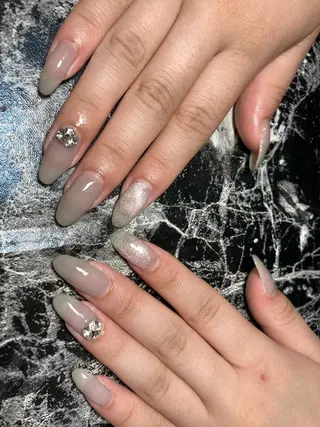 ミディアム ネイル ✴︎ Delightのネイルデザイン