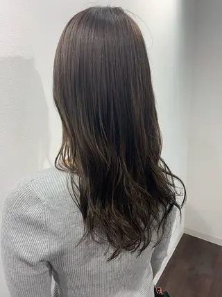 ロング カラー 寺本 早希のヘアスタイル