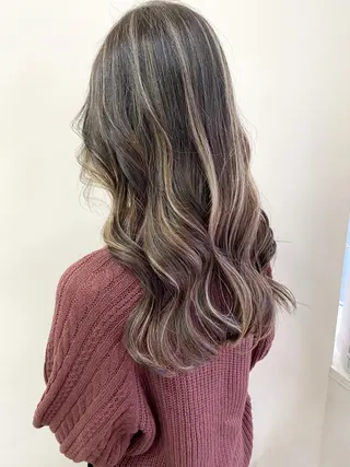 ロング カラー 服部 樹季のヘアスタイル