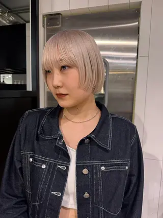 カラー 黒染め落とし ムラ修正　ハイトーンのヘアスタイル