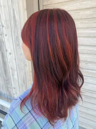 ミディアム 山西 真琴のヘアスタイル