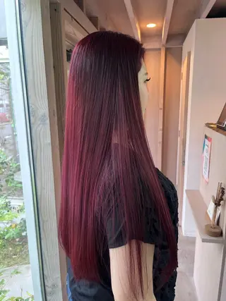 ロング カラー 実生miu 個性派ハイトーンのヘアスタイル