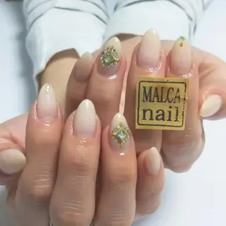 セミロング ヘアアレンジ パーマ ネイル キッズ マツエク・マツパ 荒木 莉奈のネイルデザイン
