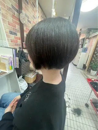 ショート カラー ヘアサロン ユリのヘアスタイル